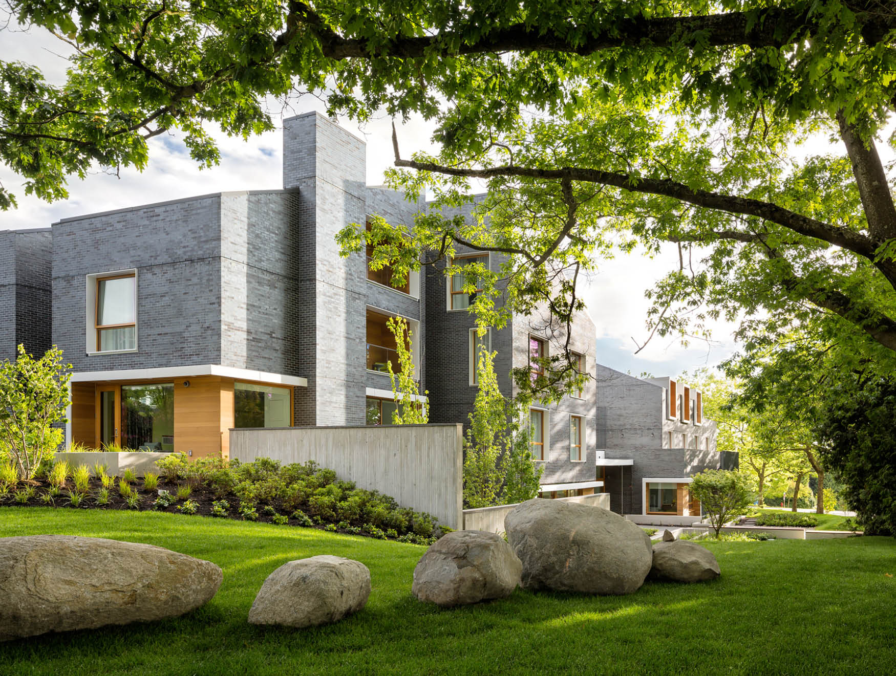 https://old2026.ronaldmcdonaldhousebcy.ca/wp-content/uploads/2020/06/RMH-BC-Front-House-_event-block_840x634.jpg
