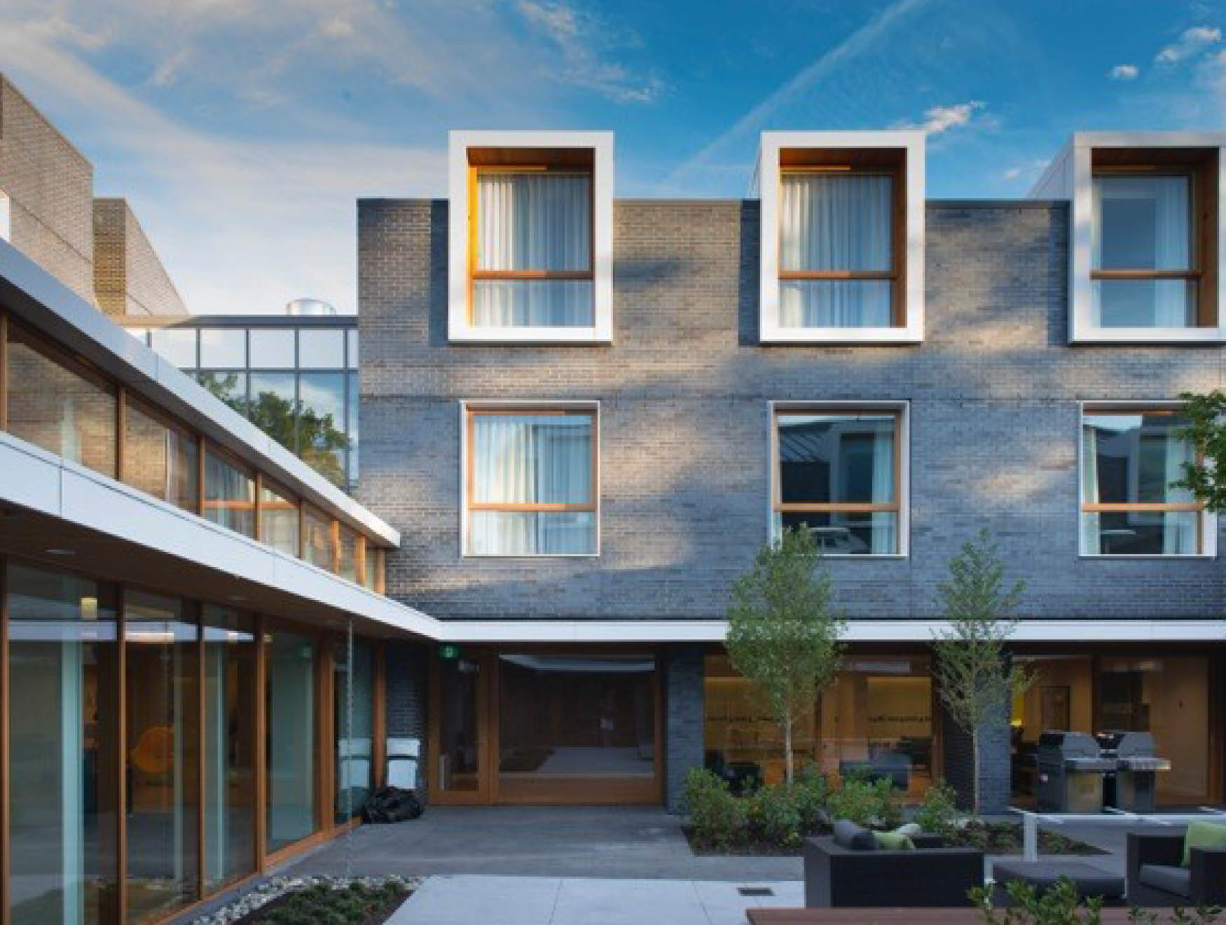 https://old2026.ronaldmcdonaldhousebcy.ca/wp-content/uploads/2020/06/RMH-BC-Interior-Courtyard-Info-Block-840x634-2.jpg