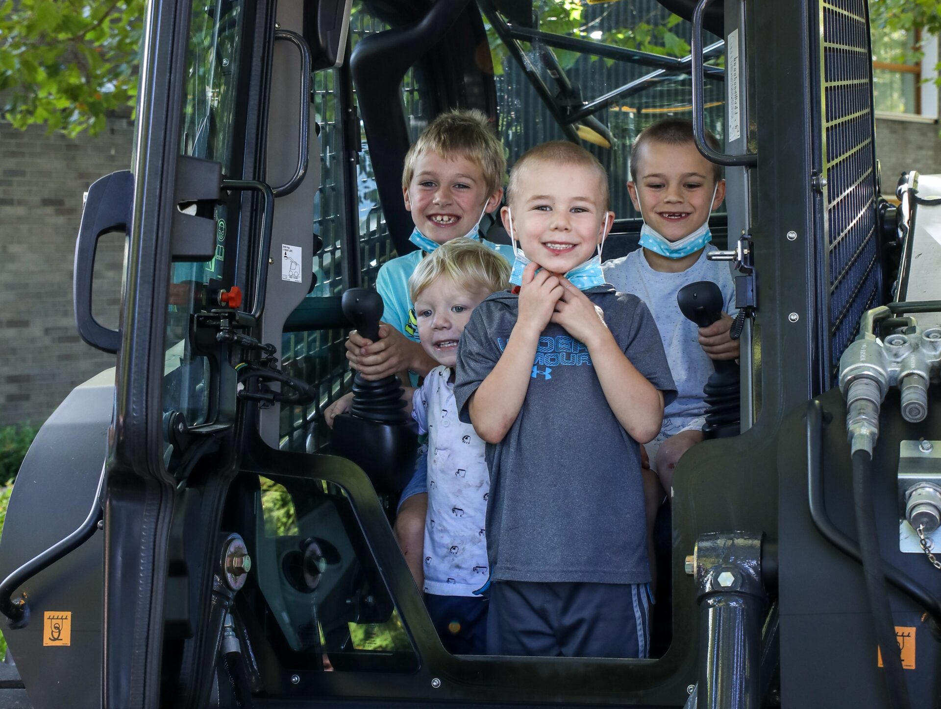 https://old2026.ronaldmcdonaldhousebcy.ca/wp-content/uploads/2024/02/CharityDrive21-BradK-26-crop.jpg